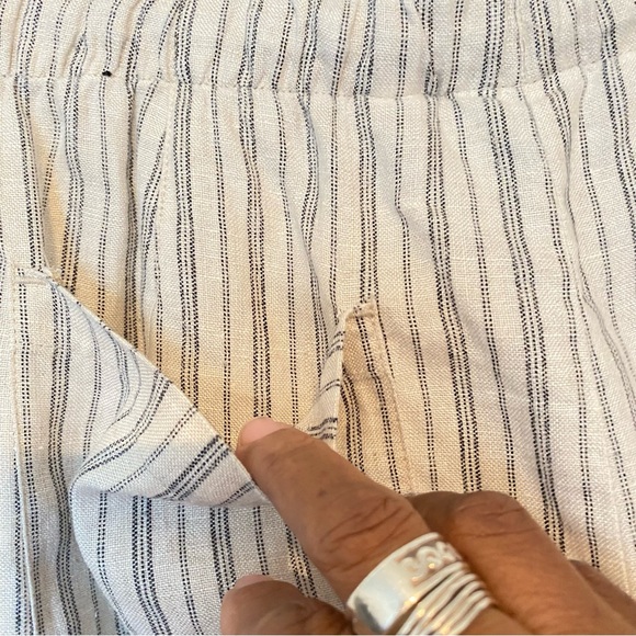 Chico's Wide Legged Linen Striped Pants size 1 - Picture 4 of 8